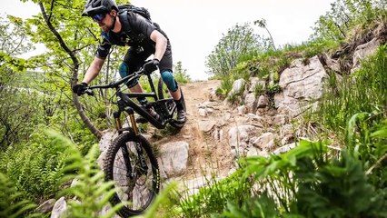 27.5 Inch Ain't Dead - Yeti SB165 Turq T2 First Ride Review