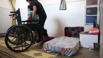Esed rejiminin saldırısında bacaklarını kaybeden çocuk yardım bekliyor (1) - İDLİB