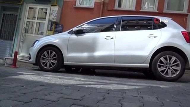 Yaralı Kedi İçin Arabanın Camına Bu Notu Bıraktı