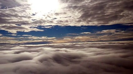 Between_the_clouds_CCBY_NatureClip