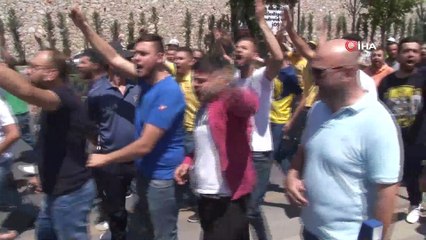 MKE Ankaragücü'nün olağanüstü genel kurulu öncesinde biber gazlı müdahale
