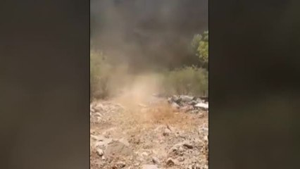 El SEPRONA investiga la infracción a un joven que tira una nevera en el Valle de Almanzora