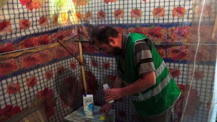 Anneleri ölen 8 köpek yavrusuna belediye işçisi sahip çıktı - KAYSERİ