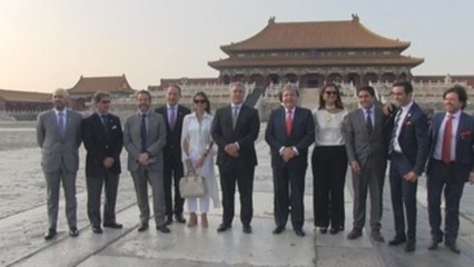 Negocios y turismo marcan el tercer día del presidente colombiano en China