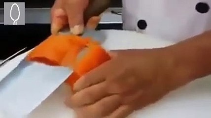 Скачать видео: Guardate cosa si riesce fare con una carota