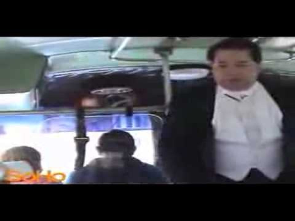 Valeriano Lanchas como cantante de bus, crónica SoHo Low