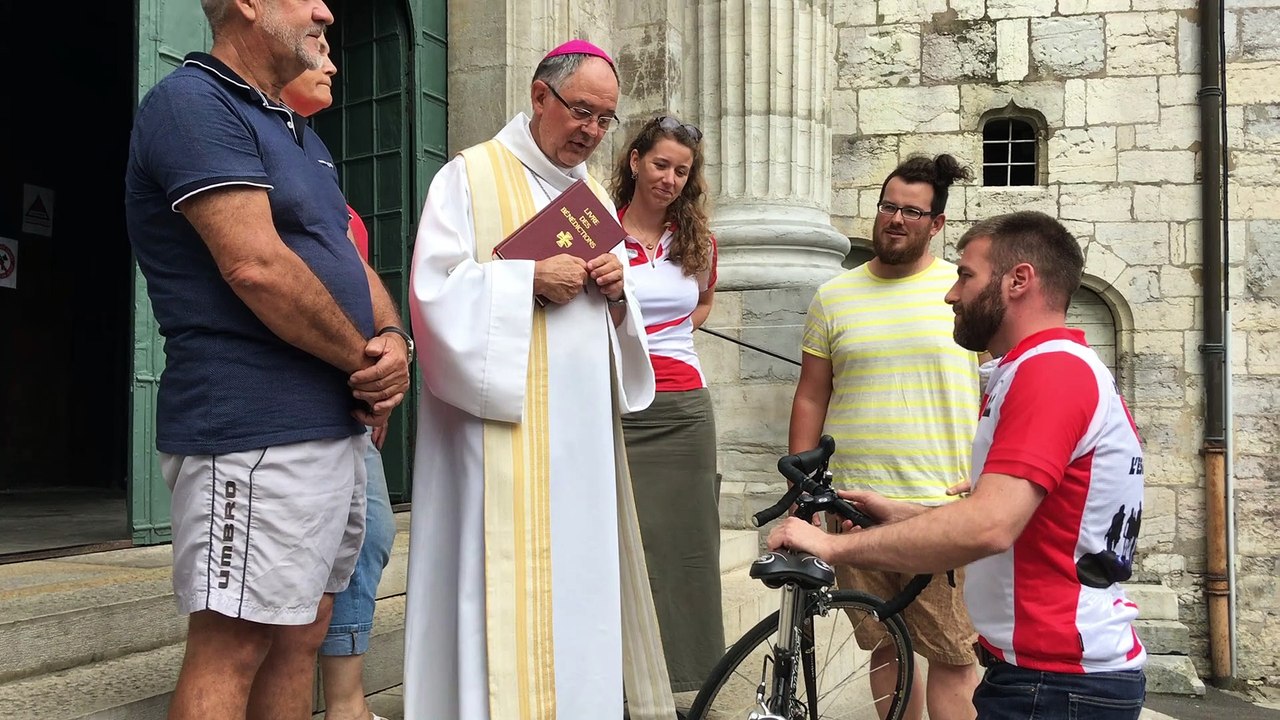 A Besançon, des cycliste partent en pèlerinage à Saint-Jacques de Compostelle