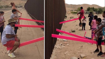 Des balançoires sur le mur de la frontière américano-mexicaine