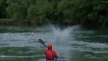 Decimoquinto aniversario de la reconstrucción del Puente Viejo de Mostar con una competición de saltos al río Neretva