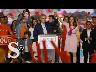 Iván Duque recibe la victoria en el Cubo de Colsubsidio en Bogotá