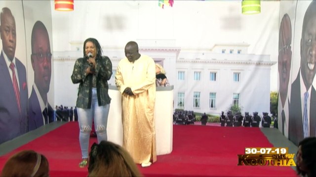 Les jeunes filles de kouthia chantent l'hymne national du Sénégal