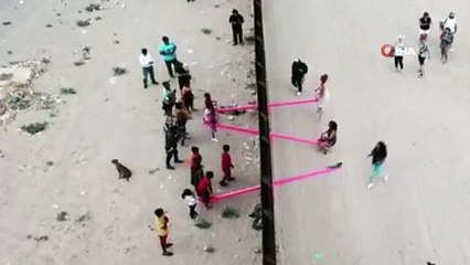 - ABD’li mimarlardan sınırları yıkan proje- Meksika sınırına tahterevalli kurdular