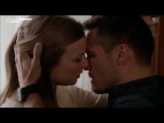 Revenge: el beso más esperado