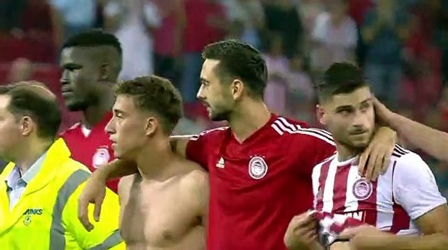 Οι πανηγυρισμοί παικτών και οπαδών μετά την επιβλητική νίκη