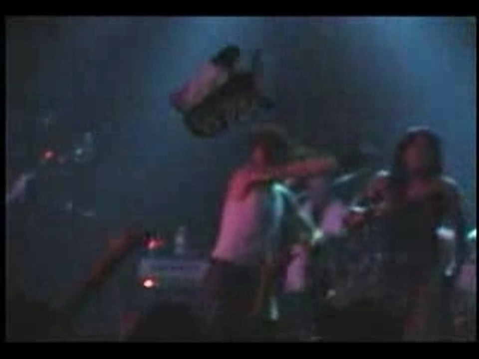 Extreme mosh pogo