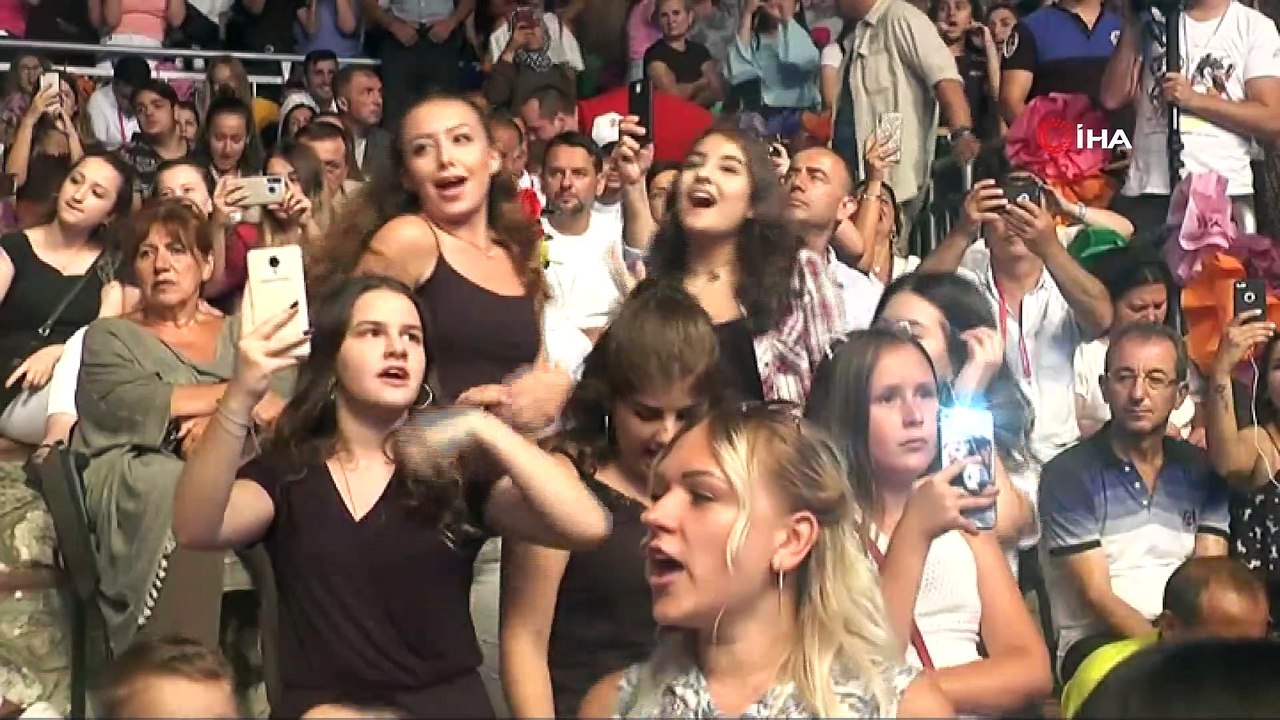 Sanatçı Simge Sağın Büyükçekmecelileri coşturdu