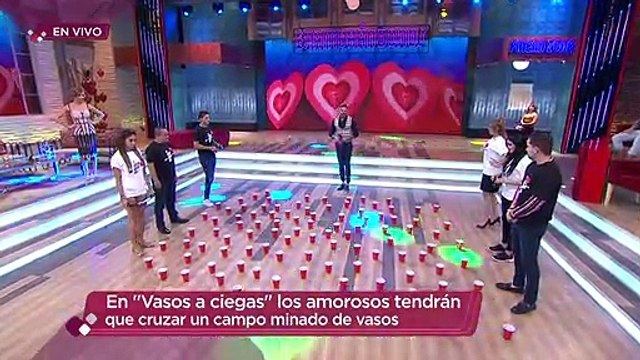 ¡Los amorosos jugaron VASOS A CIEGAS por la inmunidad! | Enamorándonos