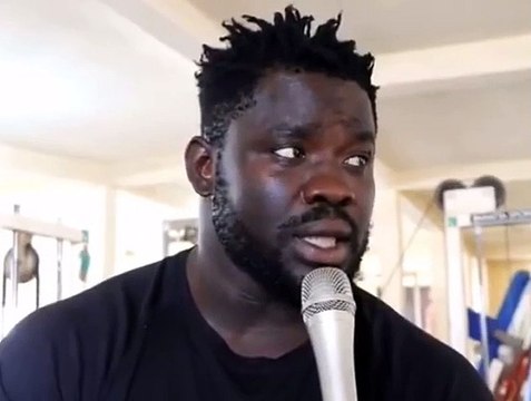 Eumeu Sène va-t-il arrêter la lutte après sa cuisante défaite contre Modou Lô: « Déssénama 7 ans de carrière Té Balaa Mouy Dièkh Sakh Ma Abal Lène »