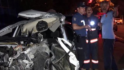 Ankara'da otomobil sebze yüklü kamyonete çarptı: 1 ağır yaralı