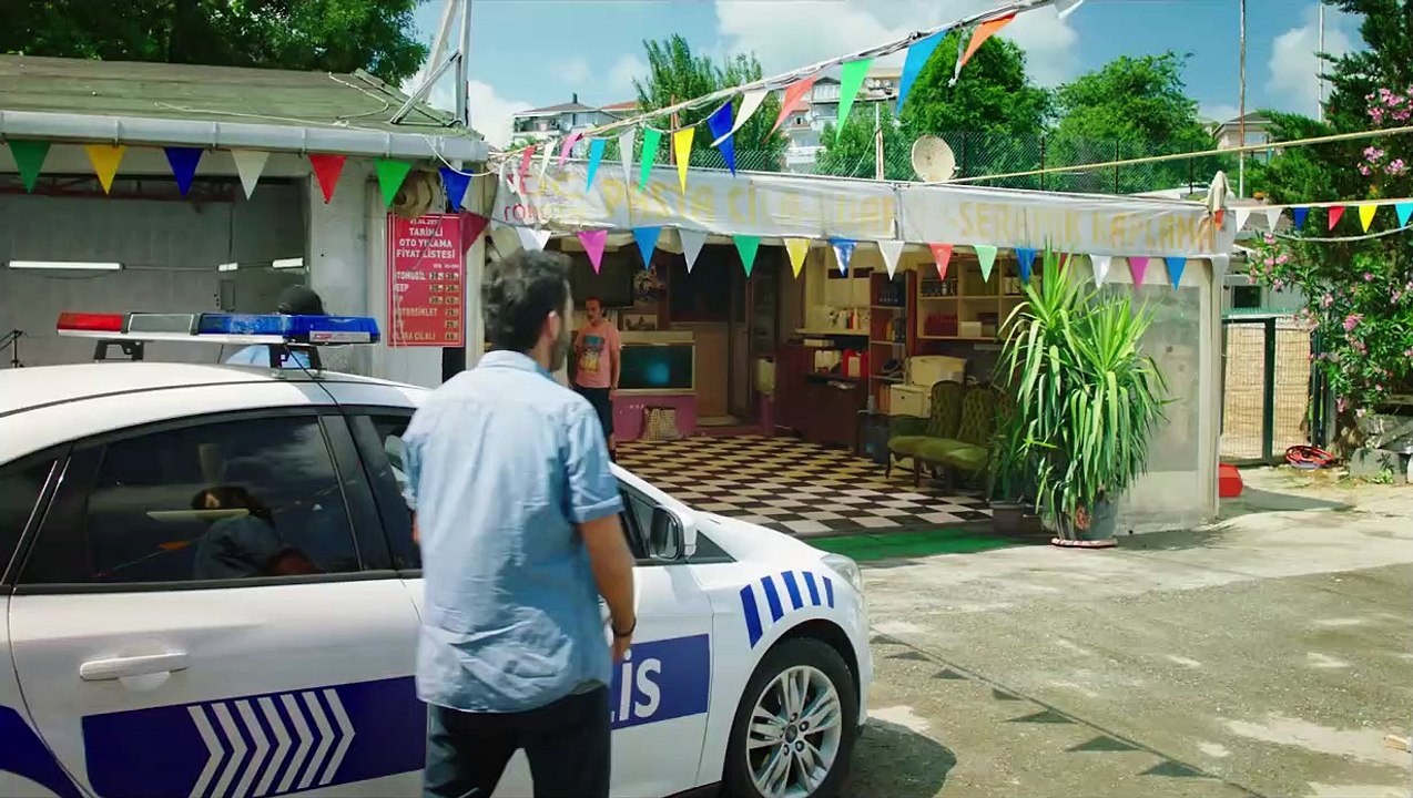 GENİŞ AİLE KOMŞU KIZI FRAGMAN
