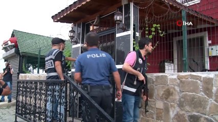 Adana'da Pitbullarla Korunan Şatoya Gibi Eve Veterinerli Polis Baskını