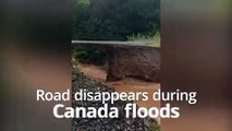 Une route emportée par les inondations au Canada