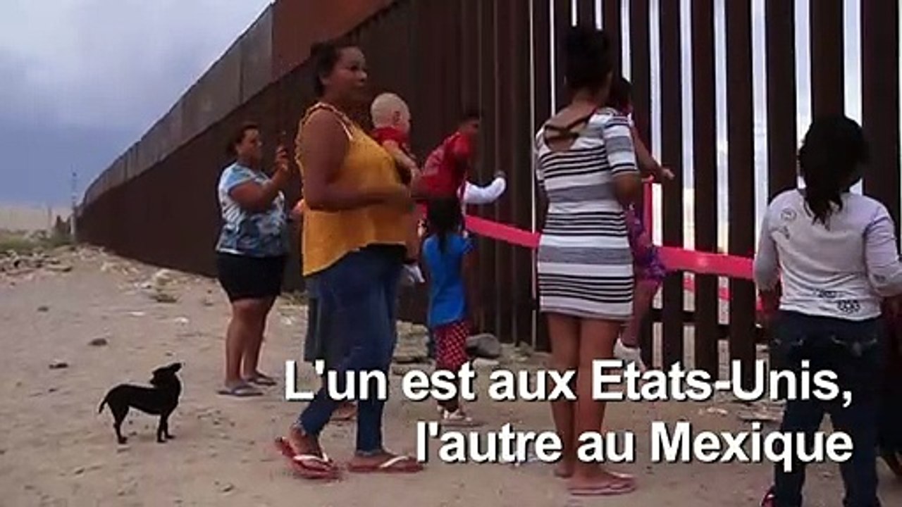 Des balançoires pour rapprocher les enfants à la frontière mexicaine
