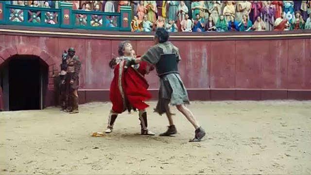 Le maire de Troyes et ancien ministre du Budget François Baroin fait une apparition dans la série d'M6 Péplum