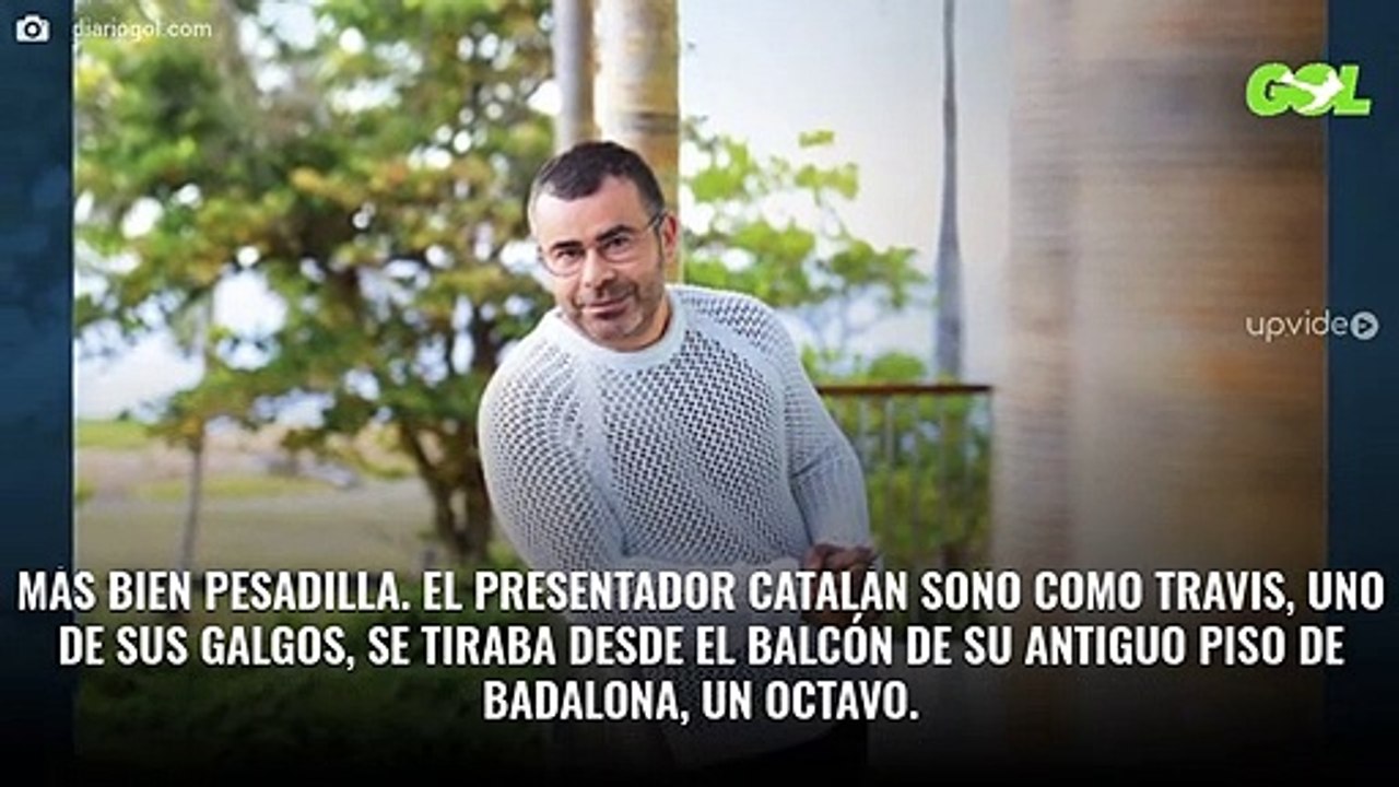 Jorge Javier Vázquez entra a un lavabo (y pasa esto): “Ese cuerpo maduro…”
