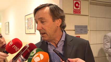 Rafael Hernando: Sánchez "está pensando cómo vestirse para verano"