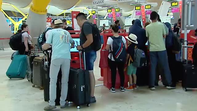 Unos vienen y otros se van de vacaciones