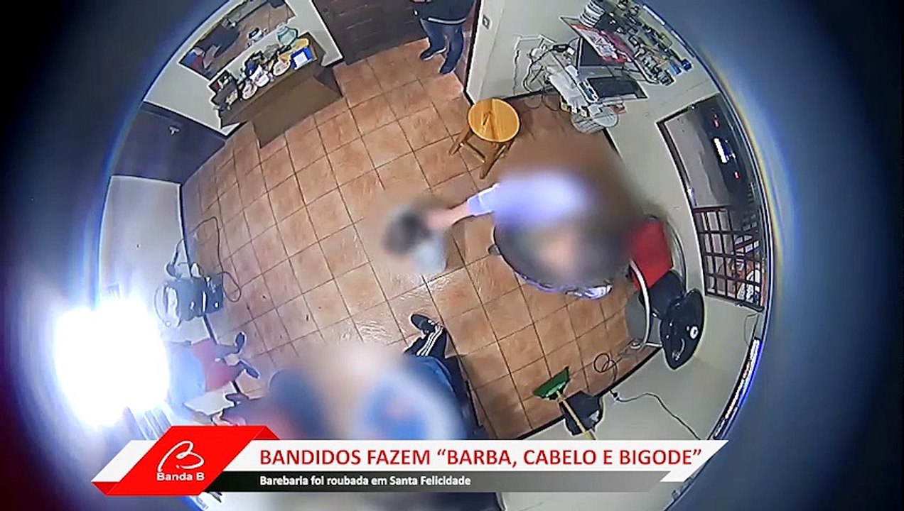 Ladrões fazem 'barba, cabelo e bigode' em roubo a barbearia; assista vídeo