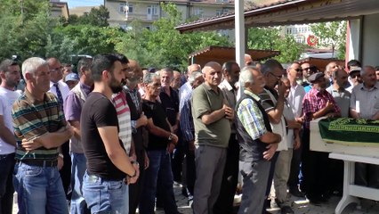 Kazada hayatını kaybeden anne, baba ve oğul son yolculuğuna uğurlandı