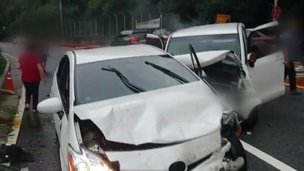 가평서 빗길 중앙선 침범사고...2명 경상 / YTN