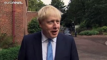 Boris Johnson visita Irlanda del Norte y niega que un Brexit "duro" suponga una frontera física