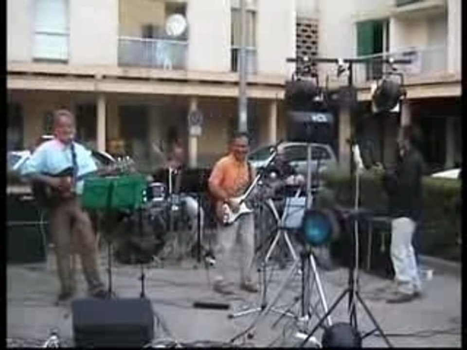 Oyecomova