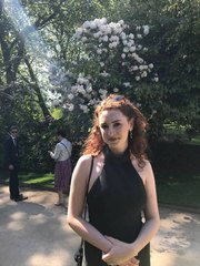 പറക്കുന്ന വിമാനത്തിന്റെ  ഡോർ തകർത്ത് ചാടി യുവതി | Oneindia Malayalam