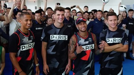 Visit Tencent with Neymar Jr, Kehrer, Meunier & Herrera