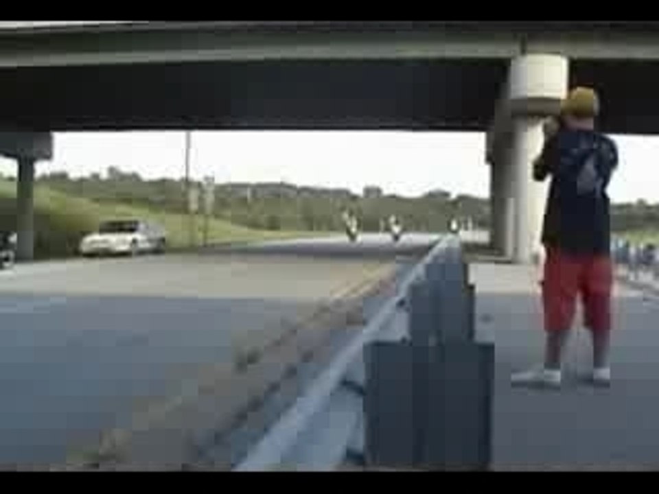 Accident moto Violent sur une Autoroute A Voir