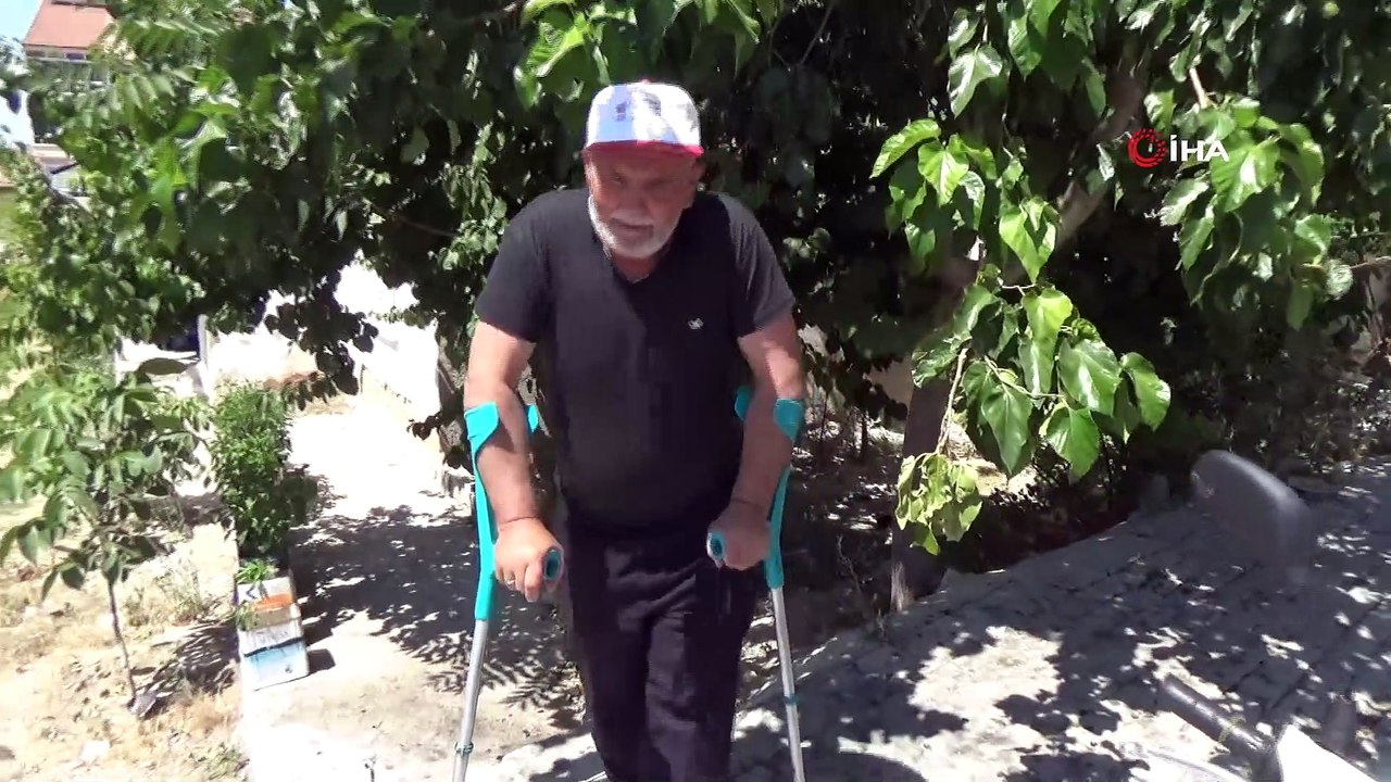 Akülü arabası çalınan adamı hayırsever sevindirdi