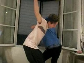 Elliot et vincent  dance loris je  vais vite