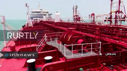 İran, el koyduğu İngiliz tankeri ve mürettebatının görüntülerini yayınladı