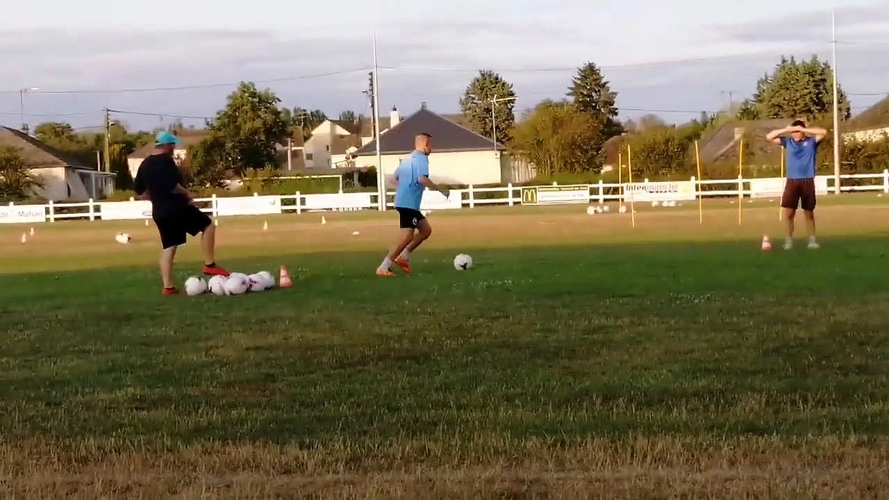 SENIORS / TOUJOURS DU MONDE A L'ENTRAINEMENT....