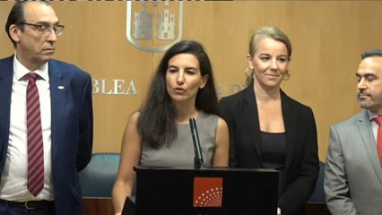 Vox presenta en Madrid un "documento común" para el que admite un compromiso verbal de PP y Cs