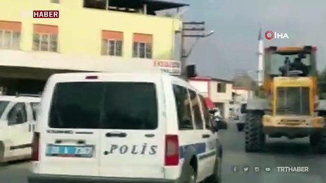 Maaşını alamayınca hem kepçeyi hem polis memurunu kaçırdı