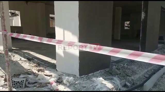 Report TV -EMRI/ Atentat në Durrës, 40-vjeçari ekzekutohet me kallash në derë të shtëpisë