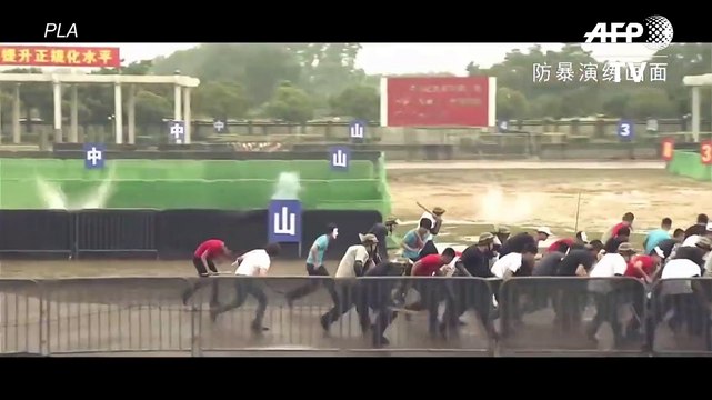 El ejército chino lanza serias advertencias a manifestantes en Hong Kong