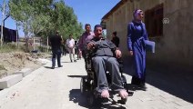 Engelli vatandaşa akülü tekerlekli sandalye hediye edildi - VAN