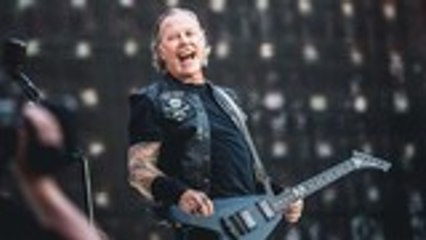 Canadian Woman Uses Metallica's "Don't Tread on Me" to Scare Away Wild Cougar | Billboard News