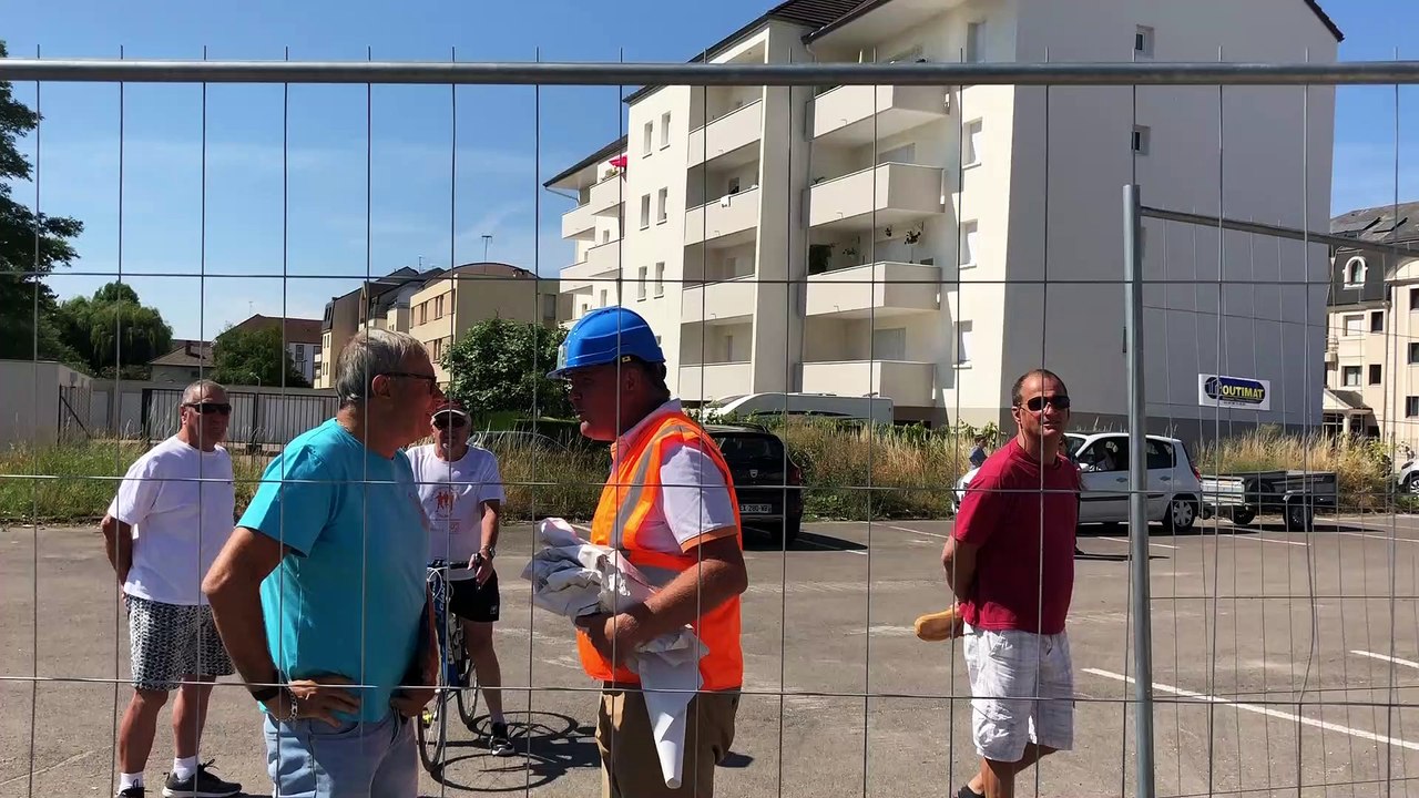 Chevigny-Saint-Sauveur : démolition de l'hôtel-restaurant Au Bon Accueil